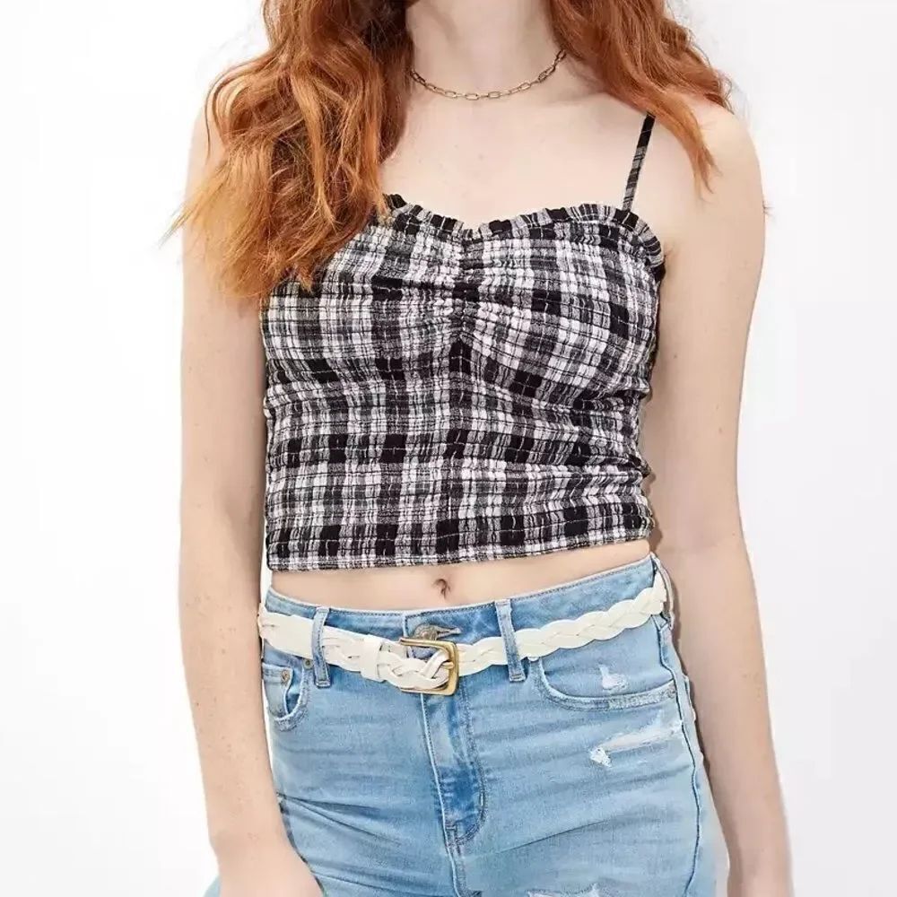 Aeo Sweetheart neck Skinny straps
Ruched details
Smocked details
Plaid pattern